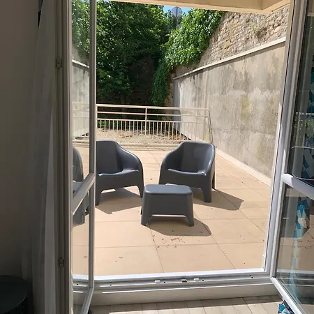 La Grande Terrasse, Rez-de-jardin Apartment *